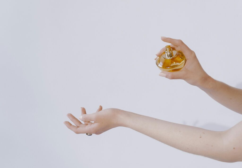 عطور نسائية فاخرة